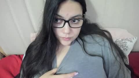 Snapshot of laracamille chatting on 02.09.26 lara online show from 02.09.26