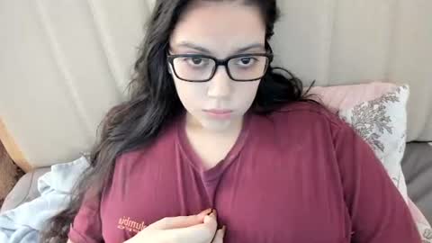 Snapshot of laracamille chatting on 03.27.26 lara online show from 03.27.26