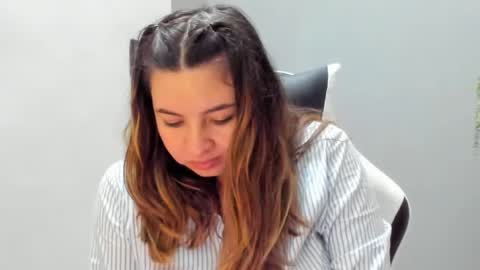 Snapshot of laracat18 chatting on 06.17.26 Lara online show from 06.17.26
