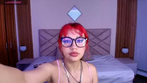 LaraCooper online show from 03.31.26
