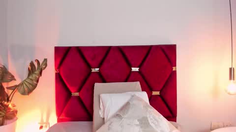  Lara Gold  online show from 01.17.26