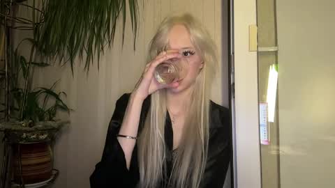 Snapshot of laraineprada chatting on 05.22.26 Stella online show from 05.22.26