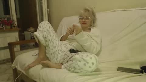 laralhotr online show from 03.08.25