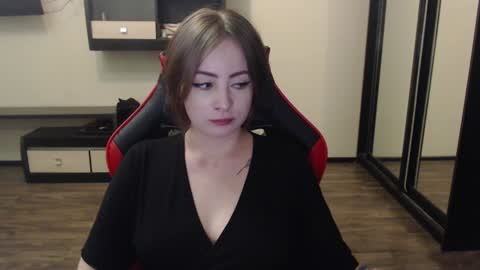 Laralianna online show from 01.05.25