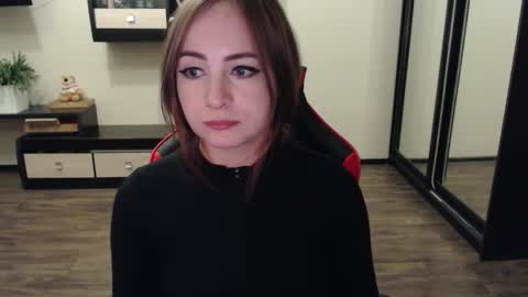 Laralianna online show from 09.15.25