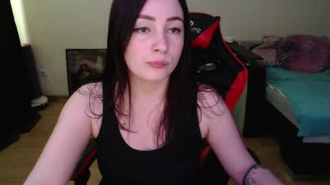 Snapshot of laralianna chatting on 04.17.26 Laralianna online show from 04.17.26