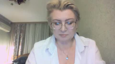 laramrs online show from 12.15.25