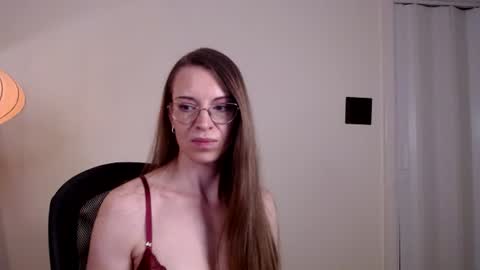 Snapshot of larawintersxxx chatting on 07.13.26 larawintersxxx online show from 07.13.26