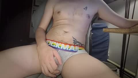 Snapshot of largerwilliam chatting on 10.03.25 largerwilliam online show from 10.03.25