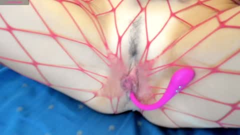 Snapshot of larissa4 chatting on 11.12.25 Larissa online show from 11.12.25