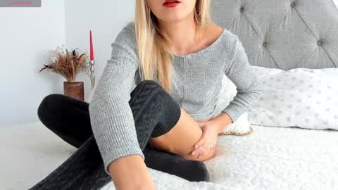 Snapshot of larissa4 chatting on 01.15.26 Larissa online show from 01.15.26