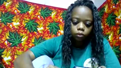 Snapshot of larissa645771 chatting on 05.25.26 larissa645771 online show from 05.25.26