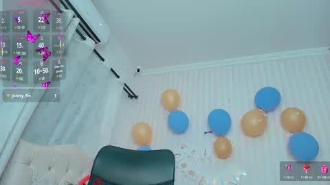 Snapshot of larissalove_doll chatting on 10.20.25 Larissas online show from 10.20.25
