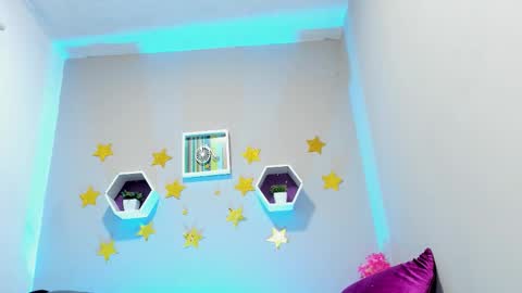 Snapshot of laskhmi_ chatting on 12.18.25 Tania online show from 12.18.25