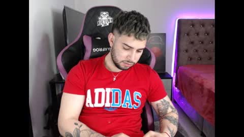 Snapshot of latam_ chatting on 01.02.25 YOUR BABY online show from 01.02.25