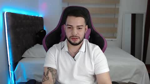 Snapshot of latam_ chatting on 03.02.25 YOUR BABY online show from 03.02.25