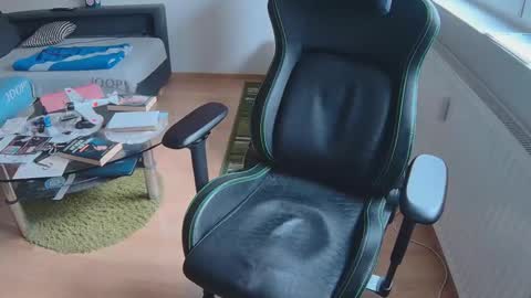 Snapshot of latexboy893 chatting on 11.19.25 latexboy893 online show from 11.19.25