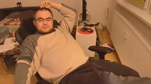 Snapshot of latexboy893 chatting on 11.26.25 latexboy893 online show from 11.26.25