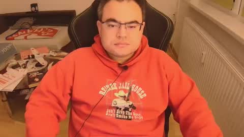 Snapshot of latexboy893 chatting on 12.01.25 latexboy893 online show from 12.01.25