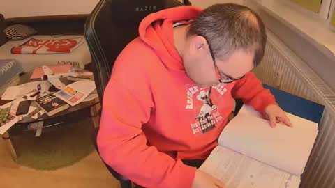 Snapshot of latexboy893 chatting on 12.04.25 latexboy893 online show from 12.04.25