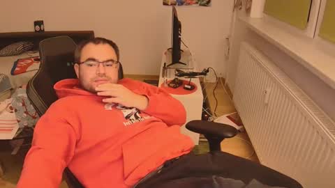 Snapshot of latexboy893 chatting on 12.16.25 latexboy893 online show from 12.16.25