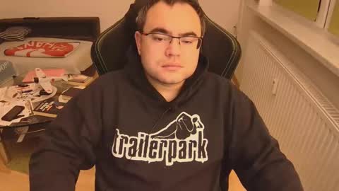 Snapshot of latexboy893 chatting on 12.21.25 latexboy893 online show from 12.21.25