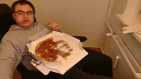 Snapshot of latexboy893 chatting on 02.13.26 latexboy893 online show from 02.13.26