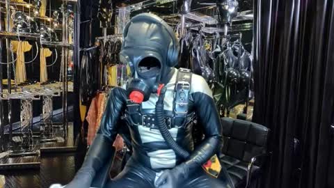 latexlover202 online show from 02.11.26
