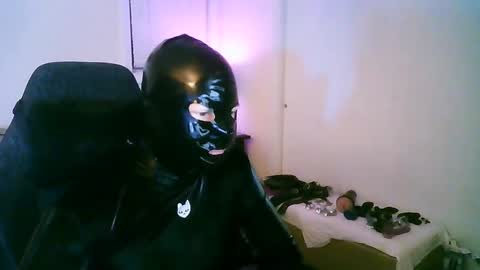 latexminheadroom online show from 10.24.25