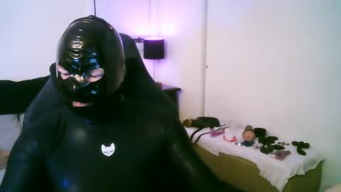 Snapshot of latexminheadroom chatting on 04.16.26 latexminheadroom online show from 04.16.26