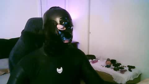 Snapshot of latexminheadroom chatting on 04.18.26 latexminheadroom online show from 04.18.26