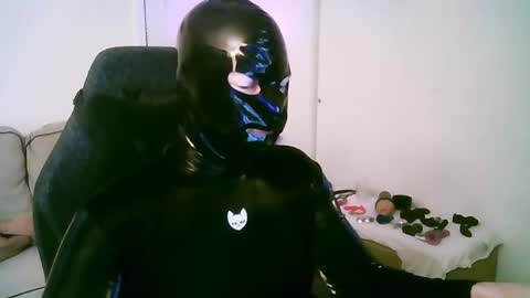 Snapshot of latexminheadroom chatting on 05.15.26 latexminheadroom online show from 05.15.26