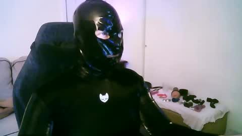 Snapshot of latexminheadroom chatting on 05.15.26 latexminheadroom online show from 05.15.26