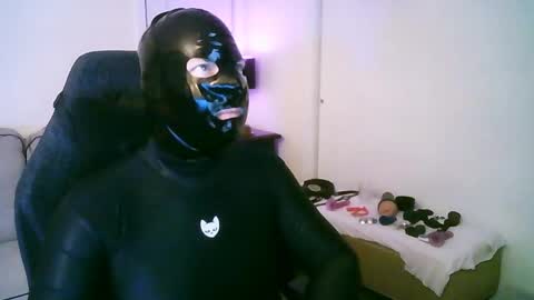 Snapshot of latexminheadroom chatting on 05.17.26 latexminheadroom online show from 05.17.26