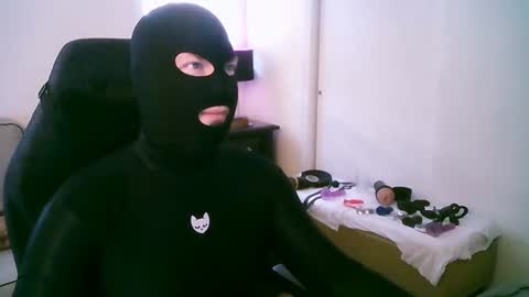 Snapshot of latexminheadroom chatting on 06.24.26 latexminheadroom online show from 06.24.26