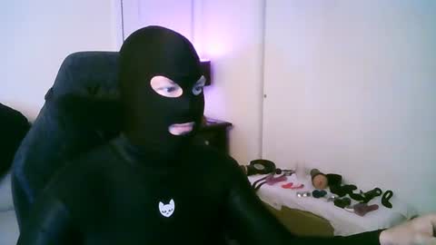 Snapshot of latexminheadroom chatting on 07.02.26 latexminheadroom online show from 07.02.26