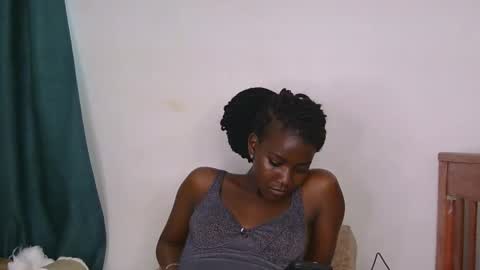 latiffaah_xx online show from 04.25.26