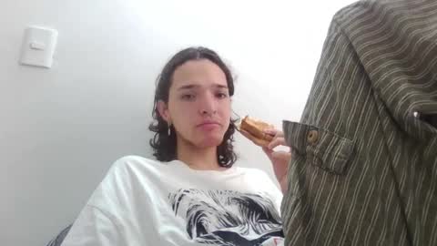 Snapshot of latin_boi6 chatting on 01.02.25 Angel online show from 01.02.25