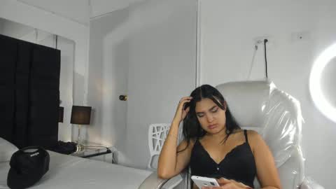Snapshot of latin_couple20y chatting on 02.09.25 Johana y Santiago online show from 02.09.25