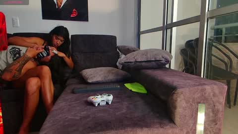 Snapshot of latin_couple77 chatting on 01.13.25 Sara y Andy online show from 01.13.25