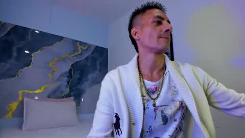 crissex  online show from 10.18.25