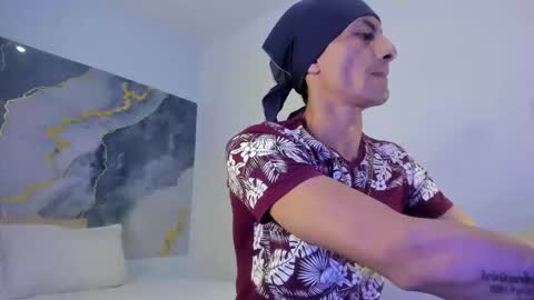 crissex  online show from 10.27.25