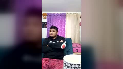 Snapshot of latin_curiousxxx chatting on 07.31.26 latin_curiousxxx online show from 07.31.26