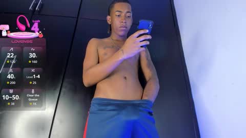 Snapshot of latin_kay1 chatting on 10.06.25 kay online show from 10.06.25