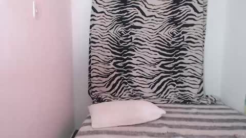 Snapshot of latin_meg chatting on 03.09.26 M E G A N online show from 03.09.26