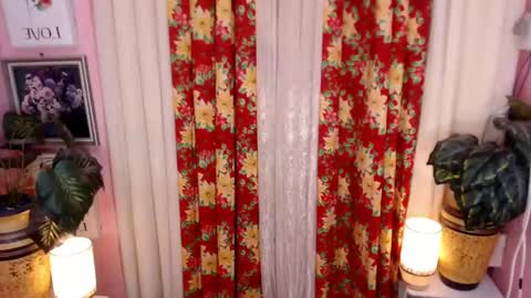 Snapshot of latina_goddes4uxxx chatting on 02.18.25 ask me online show from 02.18.25