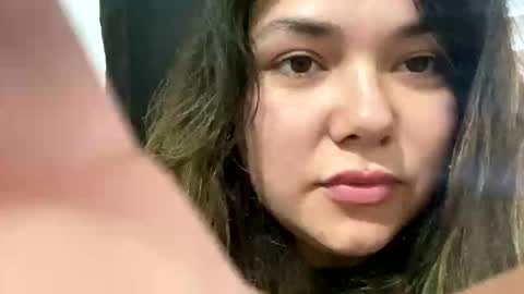 Snapshot of latinachatmami chatting on 12.01.25 latinachatmami online show from 12.01.25