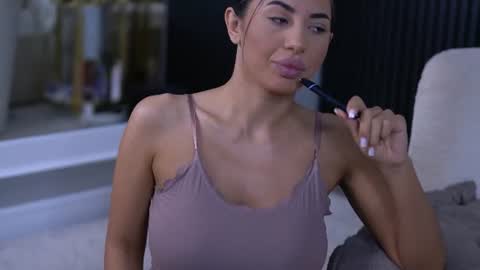 Latina online show from 08.05.26
