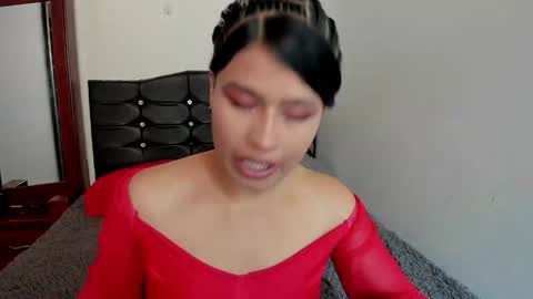 Snapshot of latinaqueen023 chatting on 05.29.26 Luna online show from 05.29.26