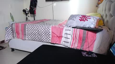 Snapshot of latinasexy_001 chatting on 01.29.25 LORENA online show from 01.29.25